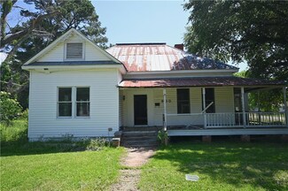 900 6th St, Colfax, LA 71417