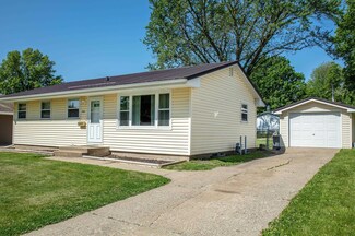 1014 2nd St SE, Waverly, IA 50677