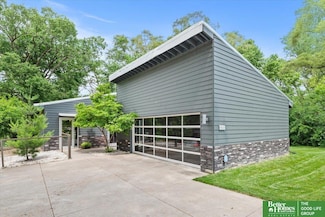 5510 N 83rd St, Omaha, NE 68134