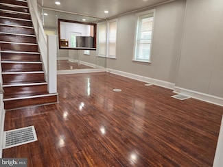 1105 W 8th St, Chester, PA 19013