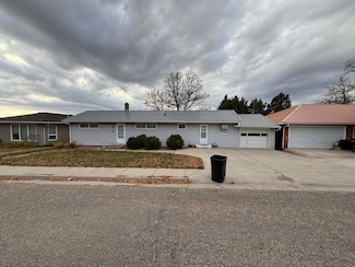 406 11th St, Eureka, SD 57437