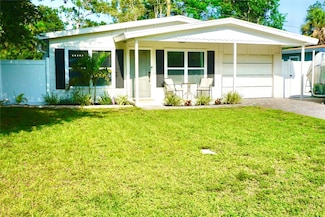 135 Emerald Ln, Largo, FL 33771