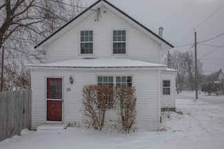 35 Bouck St, Dannemora, NY 12929