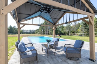 3715 Hortons Ln, Southold, NY 11971