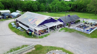 2398 Grange Hall Rd, Fenton, MI 48430