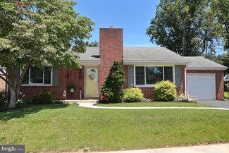 923 New St, Akron, PA 17501