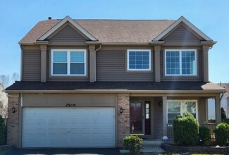 2505 Rosehall Ln, Aurora, IL 60503