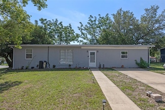 985 N Village Dr, Deltona, FL 32725