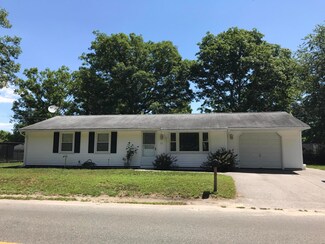 32 Cromesett Rd, Wareham, MA 02571