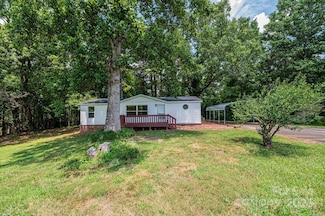 6400 Raven Hill Dr, Hickory, NC 28602