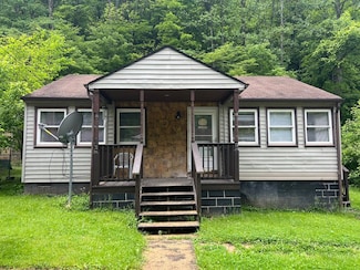 112 School House Hollow, Printer, KY 41655