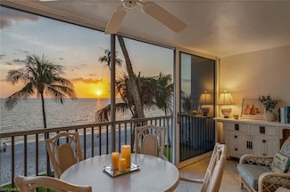 1275 Gulf Shore Blvd N Unit 301, Naples, FL 34102