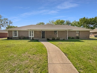 6807 Abilene Dr, Sachse, TX 75048