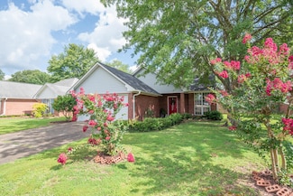 109A W Bound St, Starkville, MS 39759