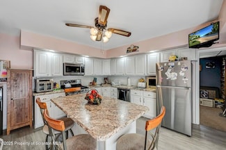 208 W Taylor St, Taylor, PA 18517