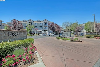 1982 W Bayshore Rd Unit 110, East Palo Alto, CA 94303