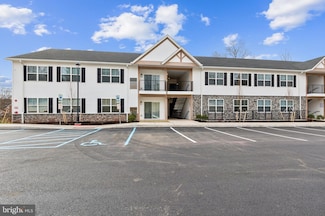 905 Forest Ln, Schwenksville, PA 19473