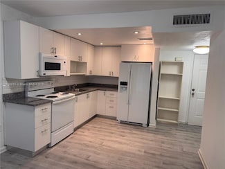 677 SW 9th Ave Unit 303, Miami, FL 33130