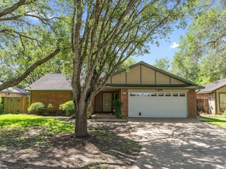 2616 La Mesa St, Bay City, TX 77414