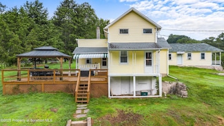 793 Halowich Rd, Harveys Lake, PA 18618