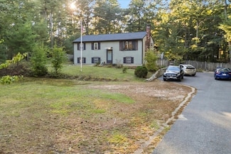61 Chapel St, Pembroke, MA 02359