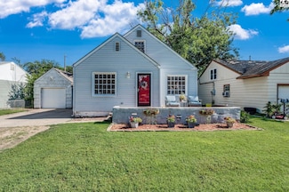 316 W 25th Ave, Hutchinson, KS 67502