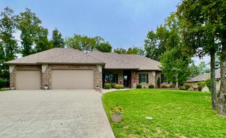 1004 Silvercrest Place, Reeds Spring, MO 65737