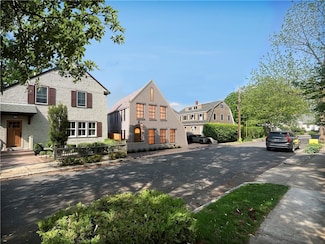 16 Morrison St, Providence, RI 02906