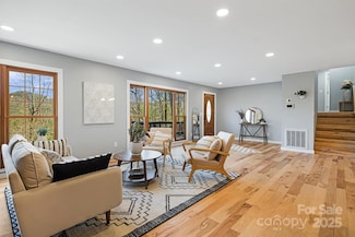 32 Whitaker View Rd, Fairview, NC 28730