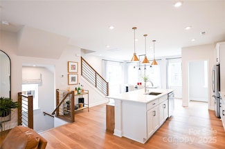 8026 Cedarsmith Ct, Charlotte, NC 28217