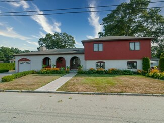 213 Wood St, Fall River, MA 02721