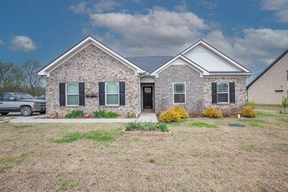 826 Callie Ln, Pleasant View, TN 37146