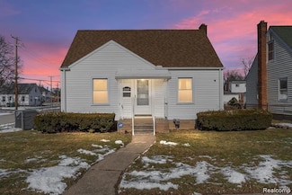 15505 Semrau Ave, Eastpointe, MI 48021