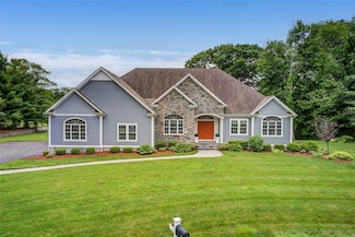6 Kenwood Ct, Seekonk, MA 02771