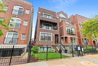 1922 W Belmont Ave Unit 1, Chicago, IL 60657