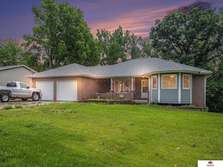 105 Timberlane Cir, Nebraska City, NE 68410