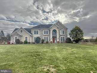 628 Southridge Dr, Mechanicsburg, PA 17055