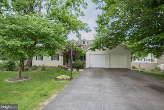 101 Dartmouth Ln, Falling Waters, WV 25419
