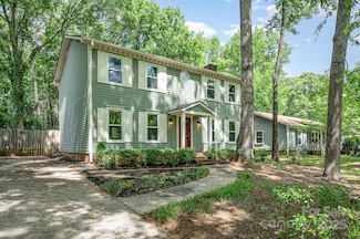 8936 Rittenhouse Cir, Charlotte, NC 28270