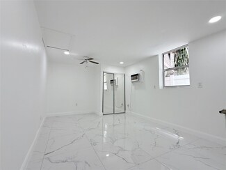 1850 Rodman St Unit 4, Hollywood, FL 33020