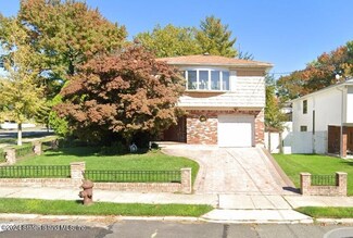 7 Furman St, Staten Island, NY 10312