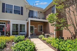 1018 Shiawassee Cir Unit 74, Howell, MI 48843