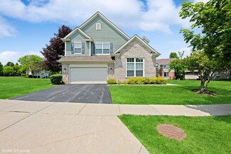 2036 Inverness Dr, Vernon Hills, IL 60061