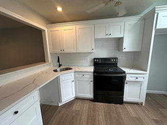 125 Courtyard Ln, Storrs Mansfield, CT 06268