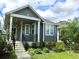 370 Hortus Dr, Niederwald, TX 78640