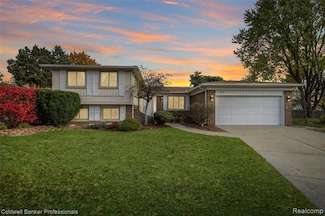 5076 Tyler Dr, Troy, MI 48085