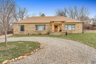 3310 SW Burlingame Rd, Topeka, KS 66611