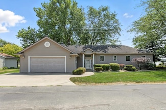 740 Ln 136 Turkey Lake, Hudson, IN 46747