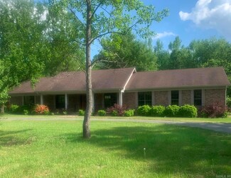 17 Sheila Ln, Mabelvale, AR 72103