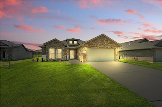 7546 Mccormick Dr, Shawnee, KS 66227